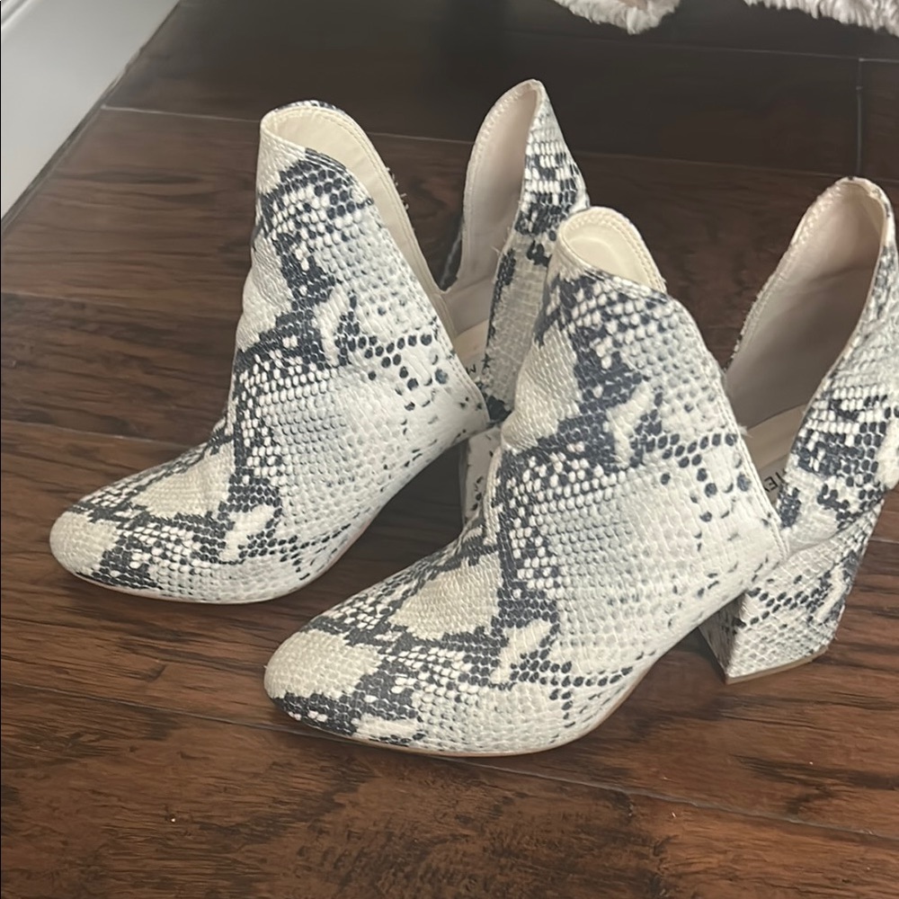 Steve Madden White and Black Ankle Boots with Snakeskin Design